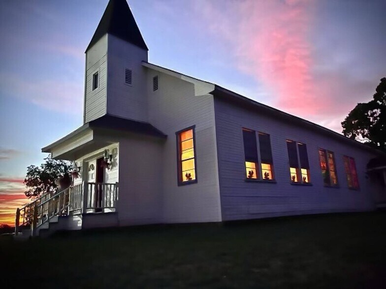 More Photos Of 8484 S FM 372, Gainesville Lodge Meeting Hall For Sale