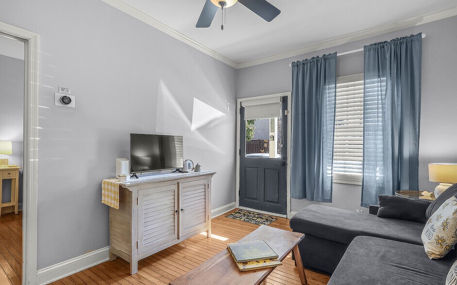 More Photos Of 510 Nicoll St, Savannah Hospitality For Sale