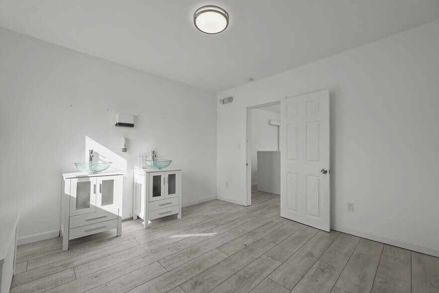 More Photos Of 649 Washington St, Attleboro Office Residential For Lease