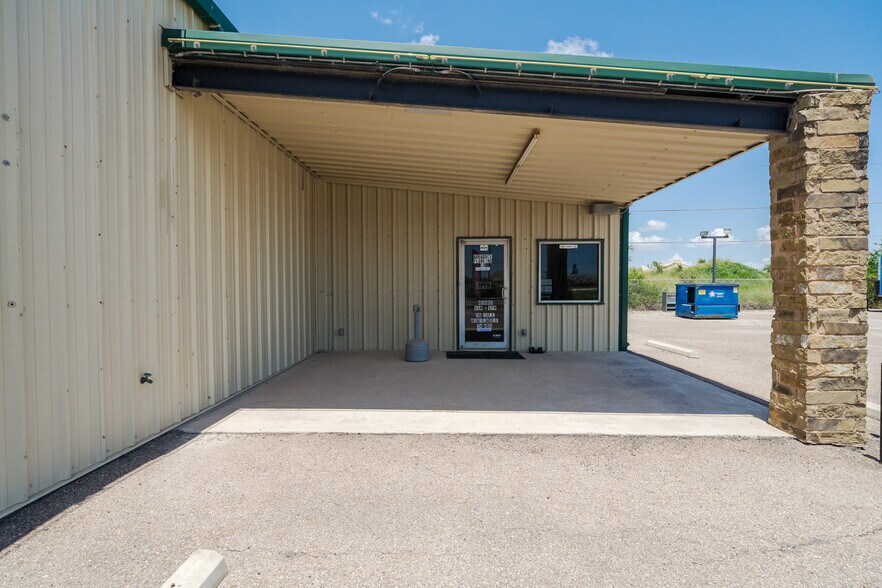 More Photos Of 341 TX Highway 35 Hwy, Gregory Light Distribution For Sale