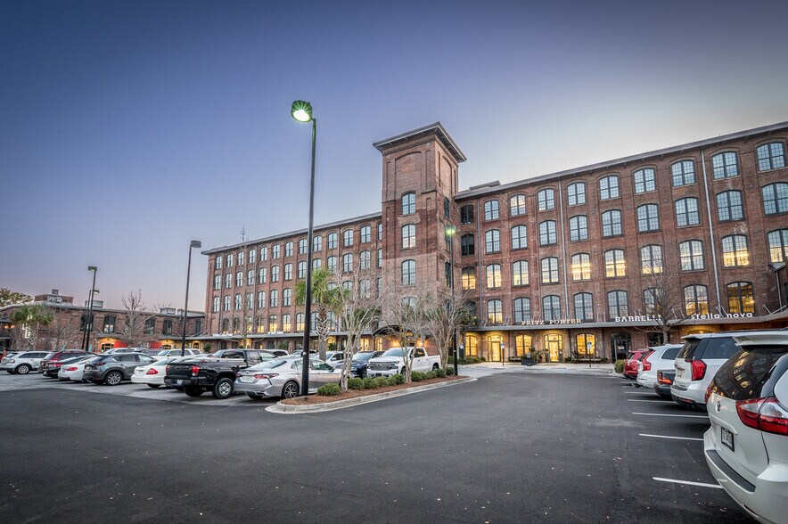 More Photos Of 6801 Carnegie Blvd, Charlotte Office Residential For Lease