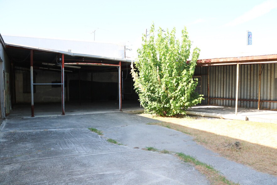 More Photos Of 600-602 San Pedro Ave, San Antonio Storefront For Sale