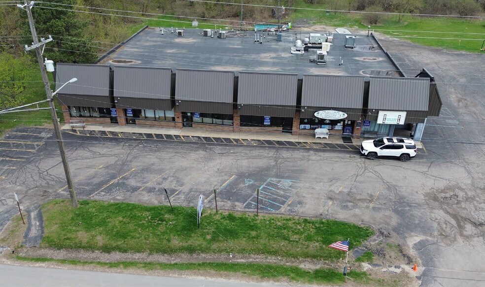More Photos Of 1575-1605 S Ortonville Rd, Ortonville Storefront For Lease