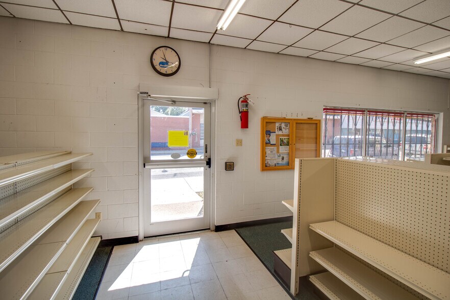 More Photos Of 219 N Main St, Marissa Specialty For Sale