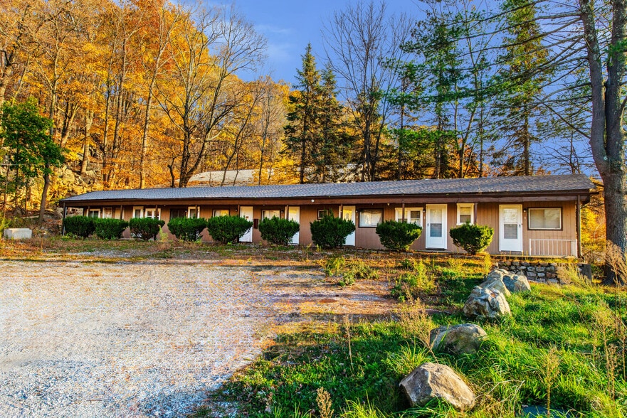 More Photos Of 148 Route 181, Lake Hopatcong Apartments For Sale