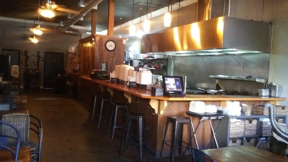 More Photos Of 69 St Michael St, Mobile Restaurant For Lease