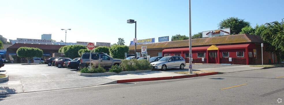 Primary Photo Of 15600 Ventura Blvd, Encino Unknown For Lease