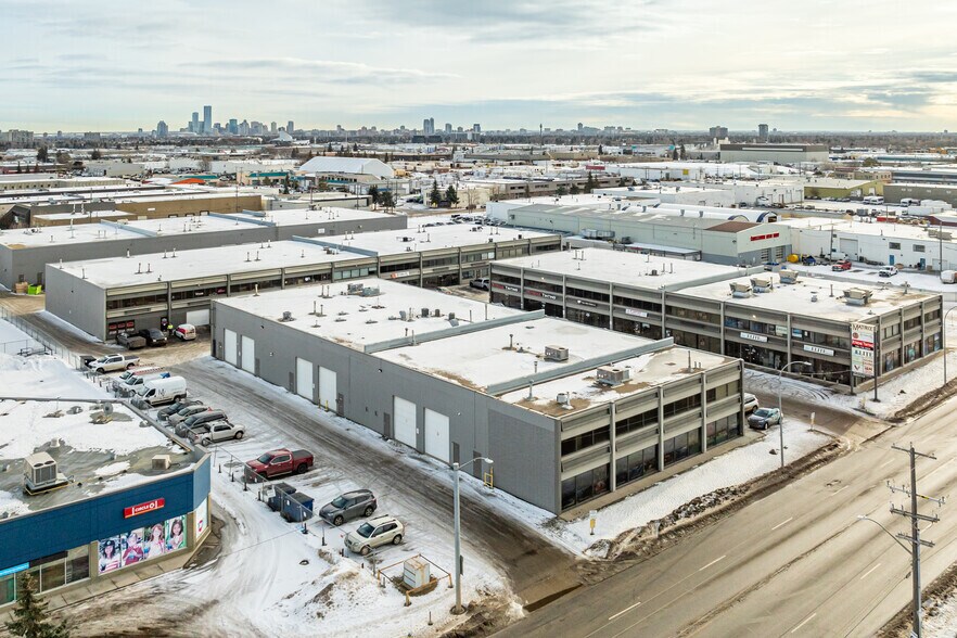 More Photos Of 11779-11781 156th St NW, Edmonton Flex For Lease
