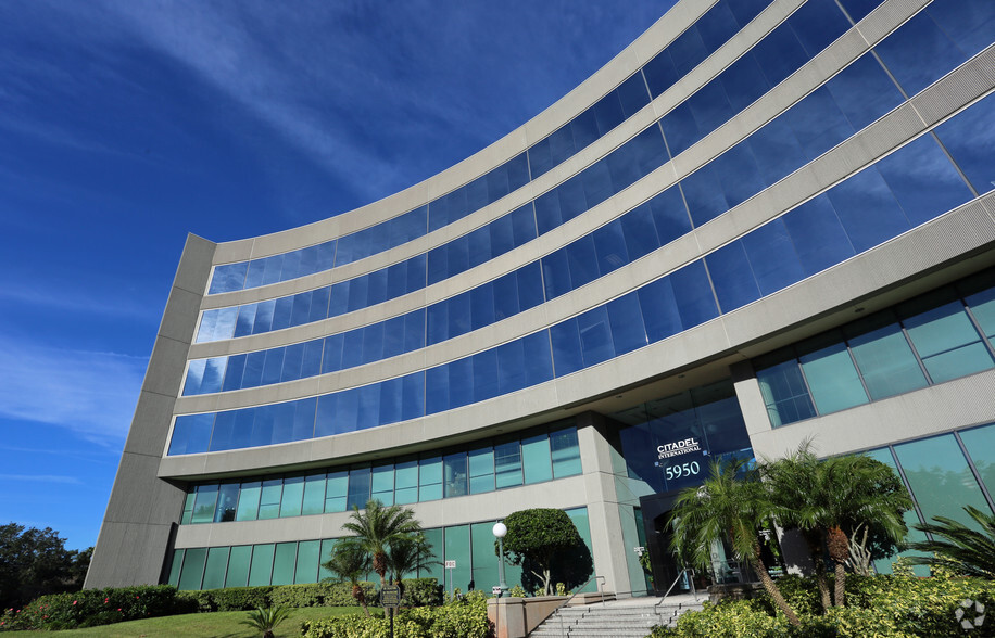 More Photos Of 5950 Hazeltine National Dr, Orlando Office For Lease