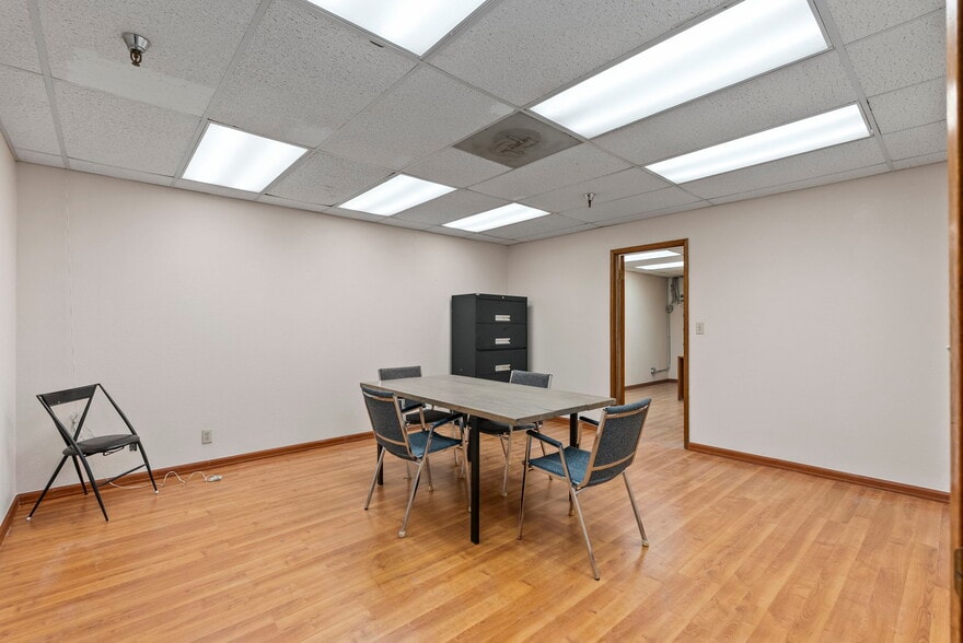 More Photos Of 500 alakawa St, Honolulu Warehouse For Sale