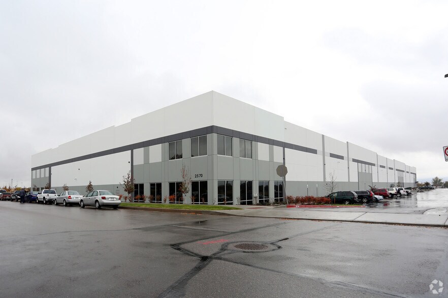 More Photos Of 2640 Zeppelin Rd, Colorado Springs Distribution For Lease