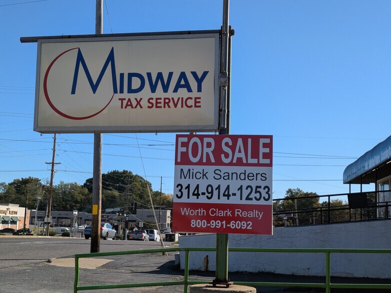 More Photos Of 1434-1436 Chambers Rd, Saint Louis Veterinarian Kennel For Sale