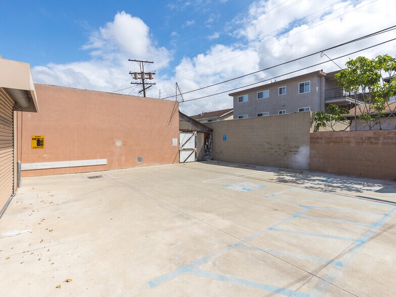 More Photos Of 11708 Inglewood Ave, Hawthorne Warehouse For Sale