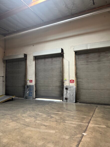 More Photos Of 1251 E Walnut St, Compton Manufacturing For Lease