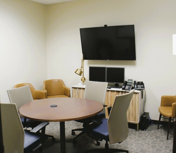 More Photos Of 601 Crescent Blvd, Ridgeland Office For Lease