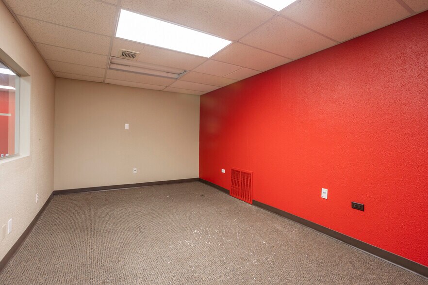 More Photos Of 900 Summit Ave, Fort Worth Office For Lease