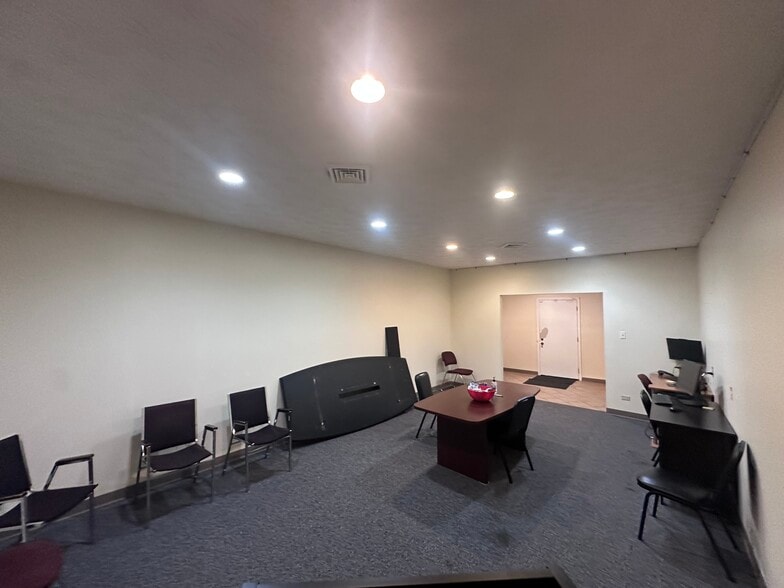 More Photos Of 2315 Stanley Ave, Dayton Light Distribution For Sale
