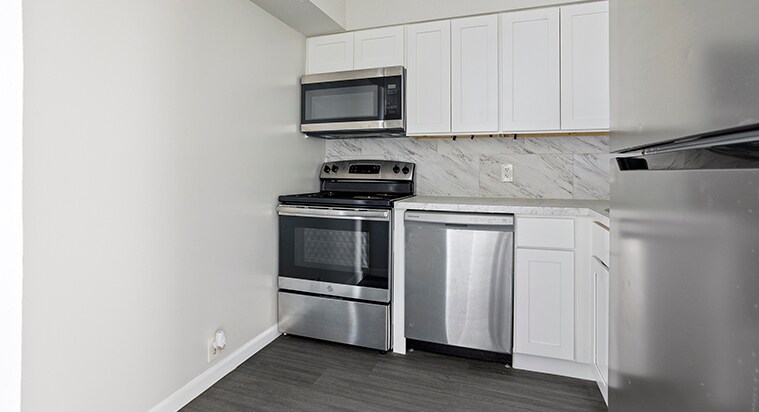 More Photos Of 2 28th St, Newport News Apartments For Sale