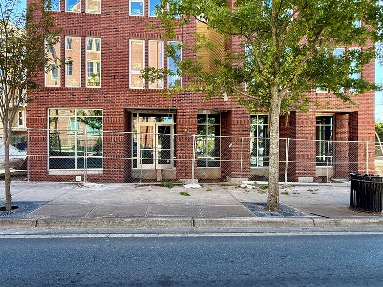More Photos Of Gaines Street, Tallahassee Apartments For Lease