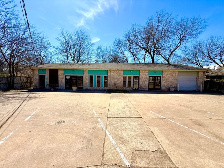 More Photos Of 2205 E 5th St, Austin Loft Creative Space For Sale