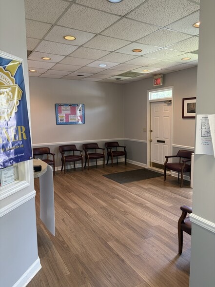 More Photos Of 130 Vann St, Marietta Office For Sale