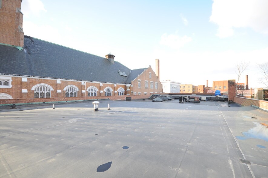 More Photos Of 117 W Main St, New Britain Storefront For Lease