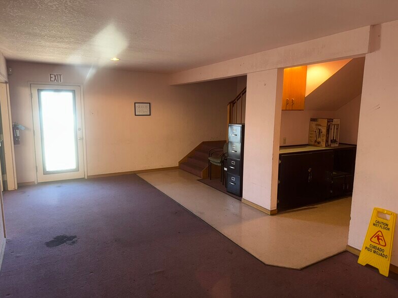More Photos Of 1360-1366 Burton Ave, Salinas Warehouse For Sale