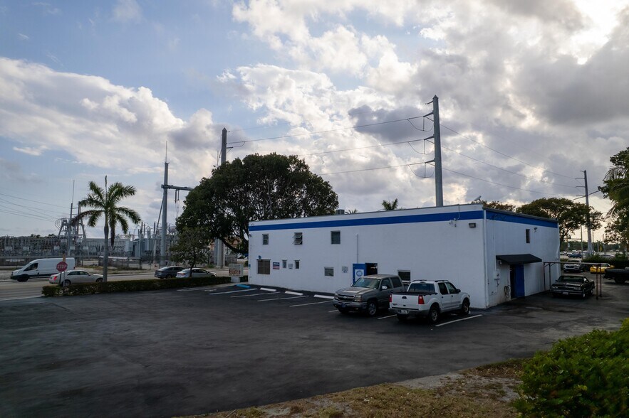 More Photos Of 55 SW 10th St, Deerfield Beach Service For Sale
