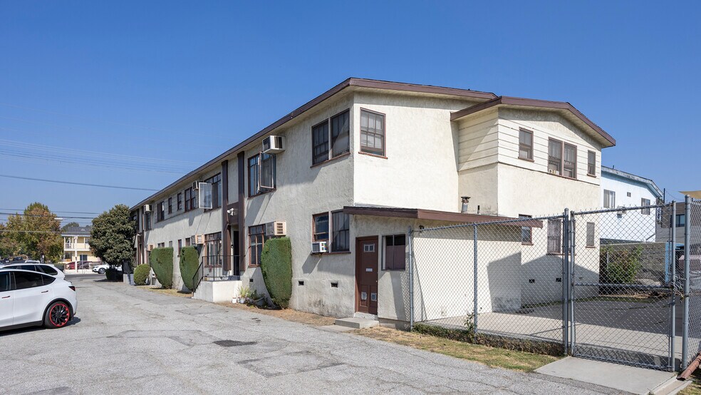 More Photos Of 4650 York Boulevard, Los Angeles Multifamily For Sale
