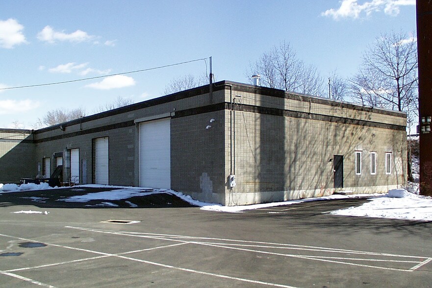 More Photos Of 300 Avon St, Stratford Warehouse For Lease