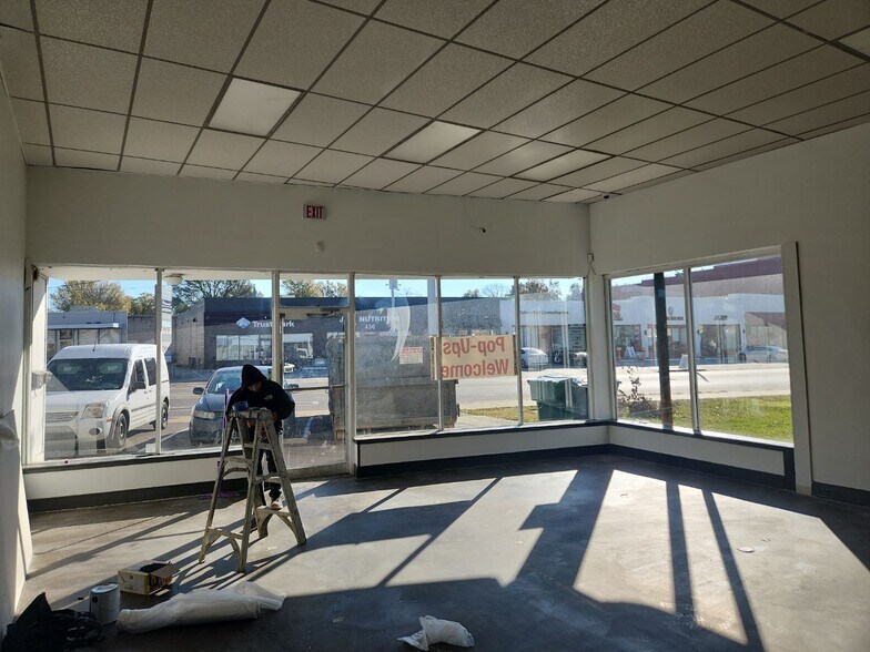 More Photos Of 431-489 N Cleveland St, Memphis Storefront For Lease