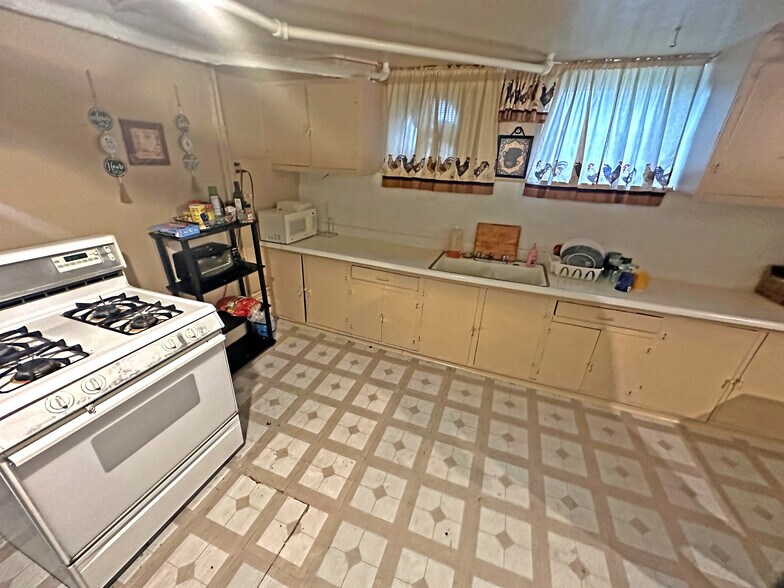 More Photos Of 13402 S Buffalo Ave, Chicago Apartments For Sale