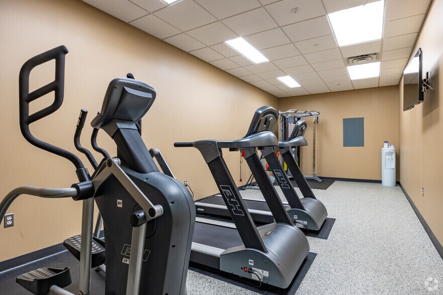 More Photos Of 208 Harristown Rd, Glen Rock Office For Lease