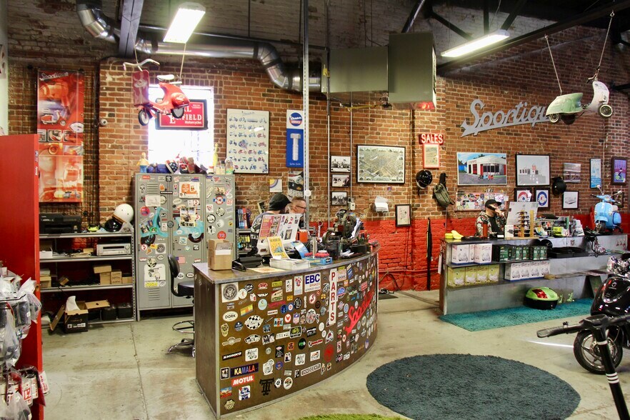 More Photos Of 154-160 S Broadway, Denver Storefront For Lease