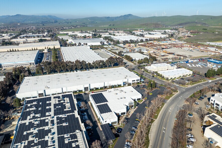 More Photos Of 7500 National Dr, Livermore Light Manufacturing For Sale