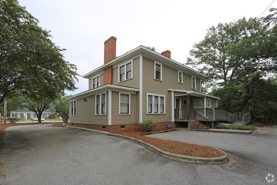 More Photos Of 715 W DeKalb St, Camden Office For Sale