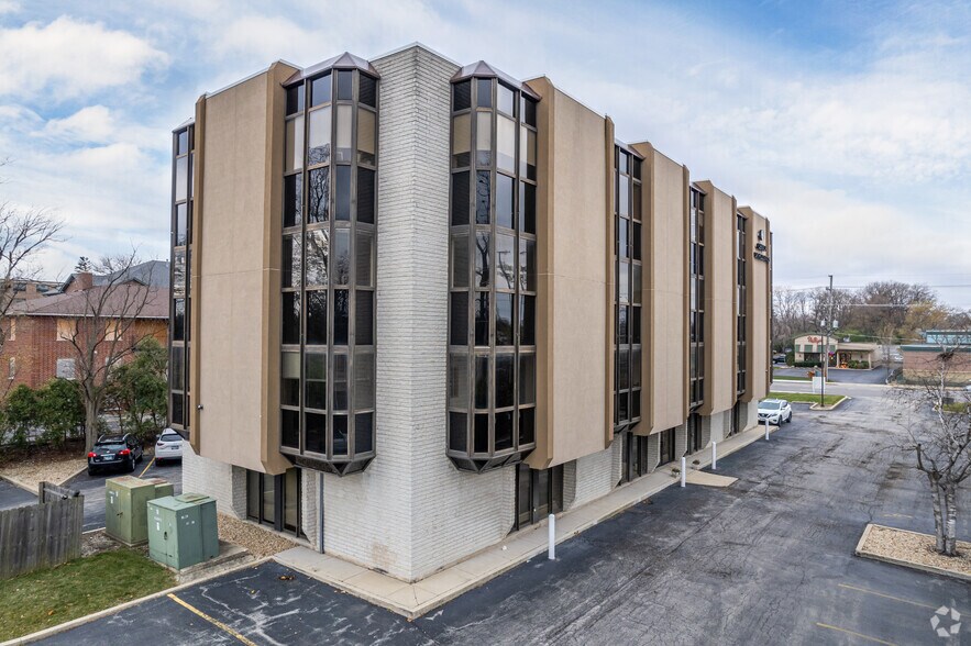 More Photos Of 519 N Cass Ave, Westmont Medical For Lease