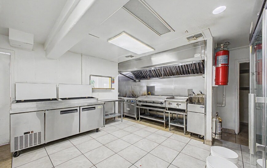 More Photos Of 801 E Broadway Rd, Mesa Fast Food For Sale