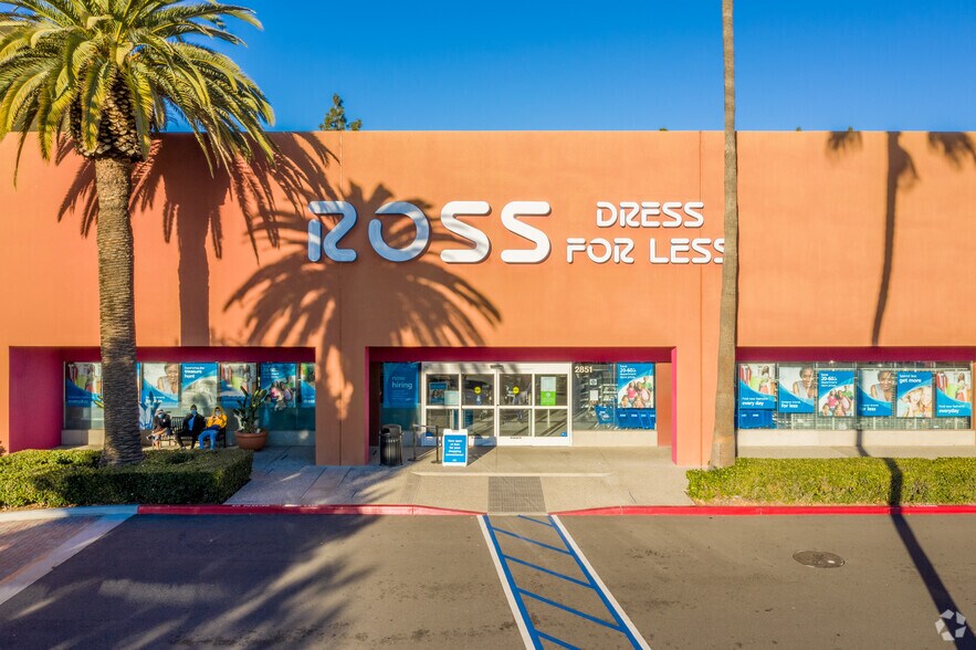 More Photos Of 2915-3011 El Camino Real, Tustin Unknown For Lease
