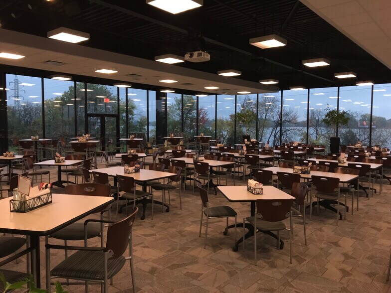 More Photos Of 401 N Lake St, Neenah Medical For Sale