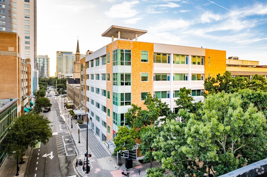 More Photos Of 100 E Pine St, Orlando Office Residential For Lease