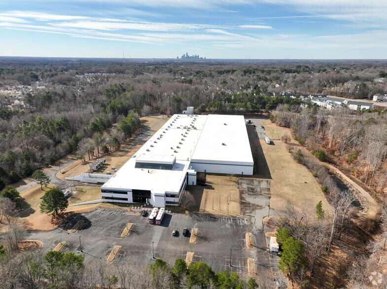 More Photos Of 6900 Morris Estate Dr, Charlotte Manufacturing For Lease