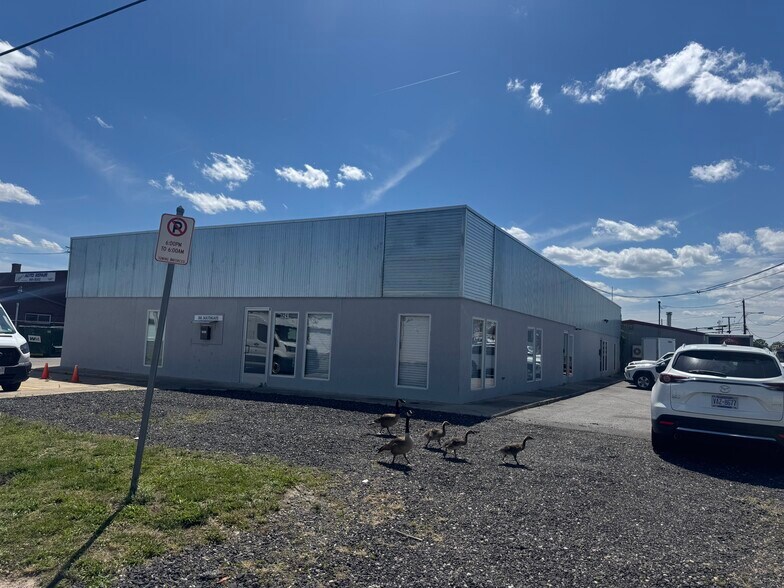 Primary Photo Of 5001-5003 Admiral Wright Rd, Virginia Beach Flex For Lease