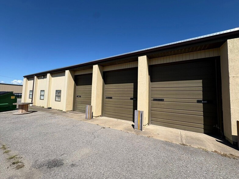 More Photos Of 1711 Union Rd, West Seneca Self Storage For Lease