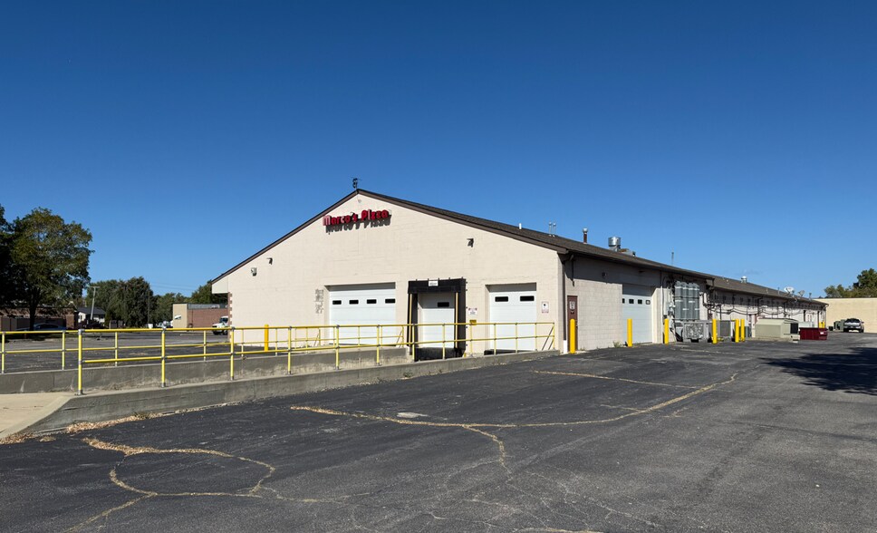 More Photos Of 5967-5983 Andrews Rd, Mentor-on-the-Lake Storefront For Lease