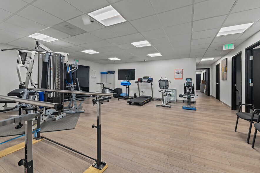 More Photos Of 3434 Midway Dr, San Diego Medical For Lease