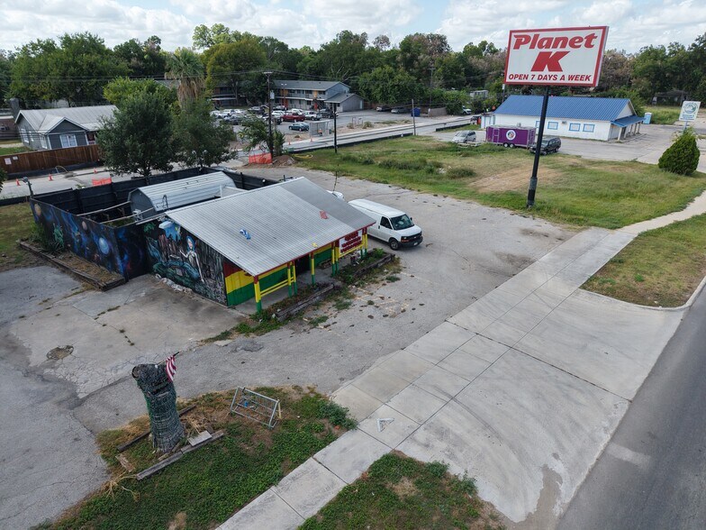 More Photos Of 910 N Interstate 35, San Marcos Freestanding For Sale