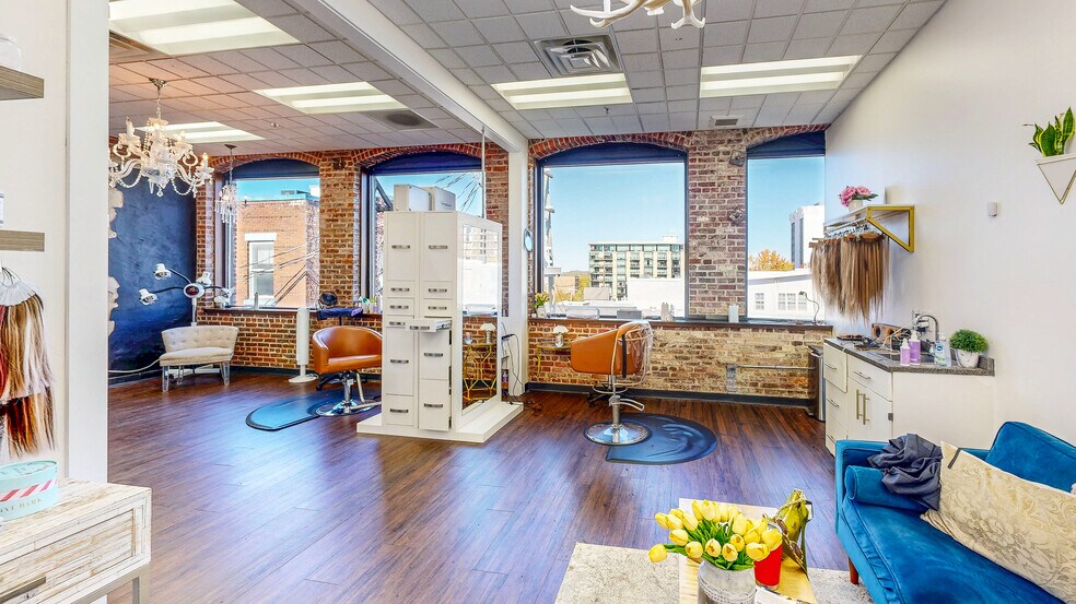 More Photos Of 124 College St, Asheville Office Residential For Sale