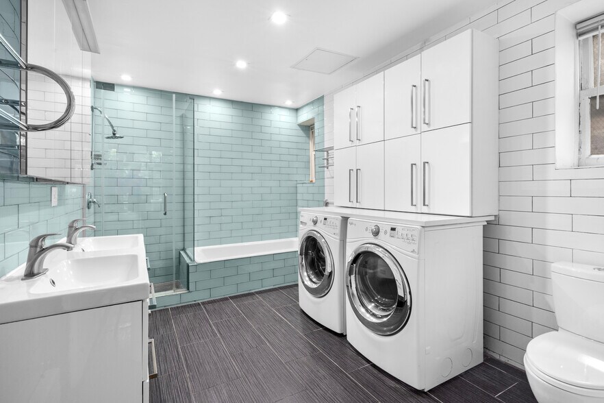 More Photos Of 33 W Ninth St, New York Apartments For Sale