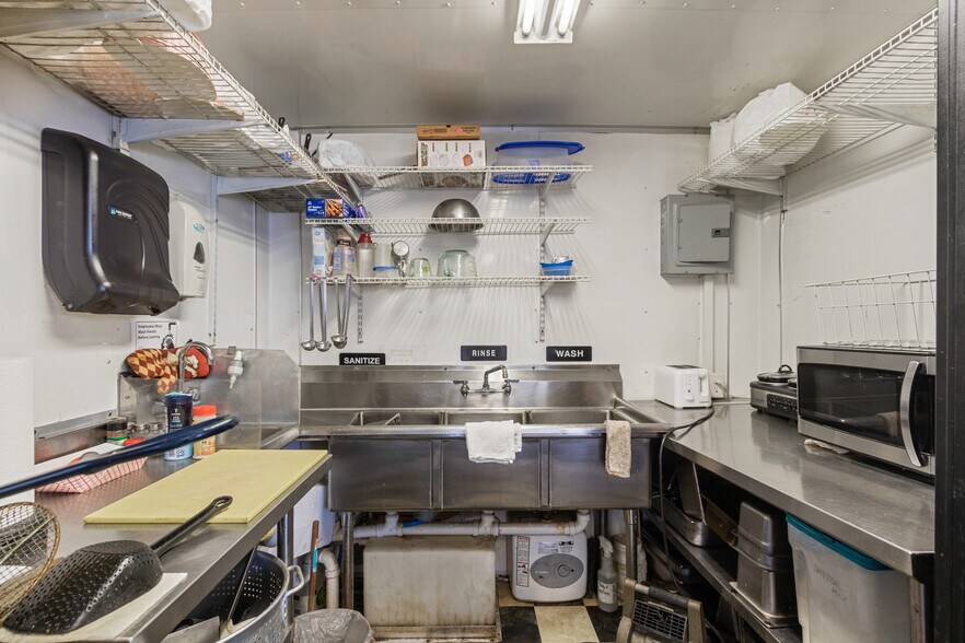 More Photos Of 700 St. Johns Ave, Palatka Restaurant For Sale